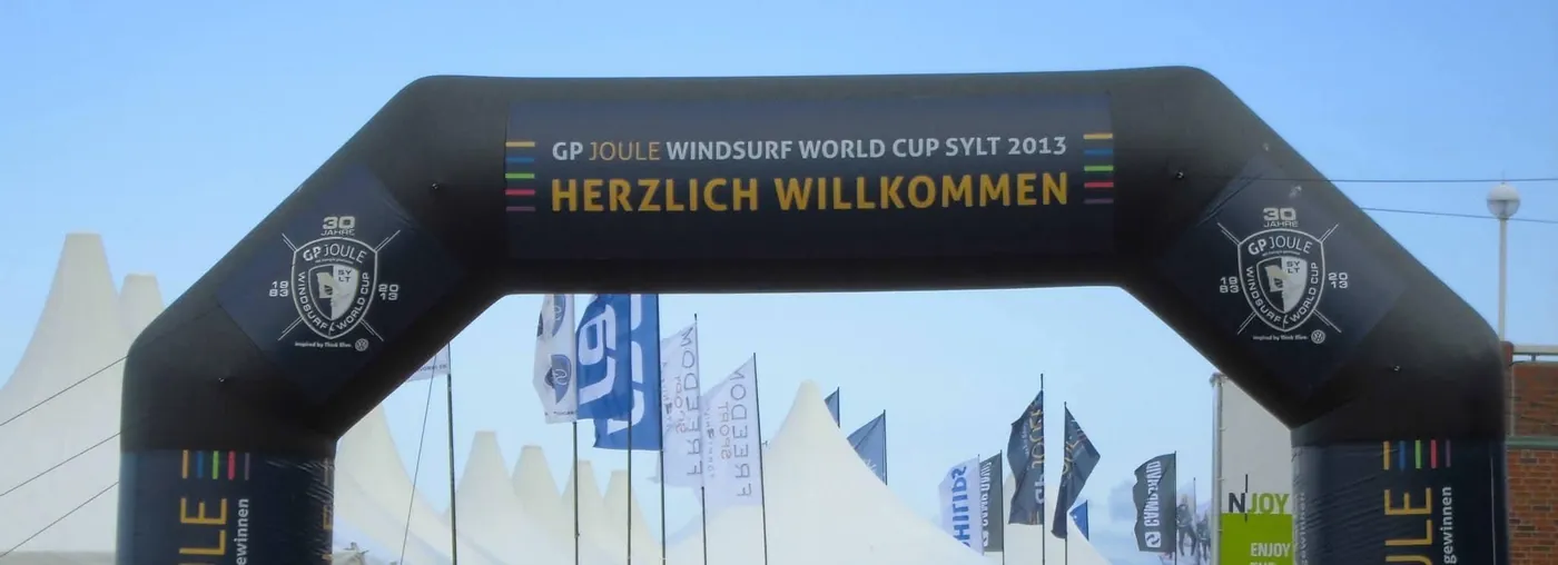 Aufblasbarer Willkommensbogen des GP Joule Windsurf World Cup Sylt 2013